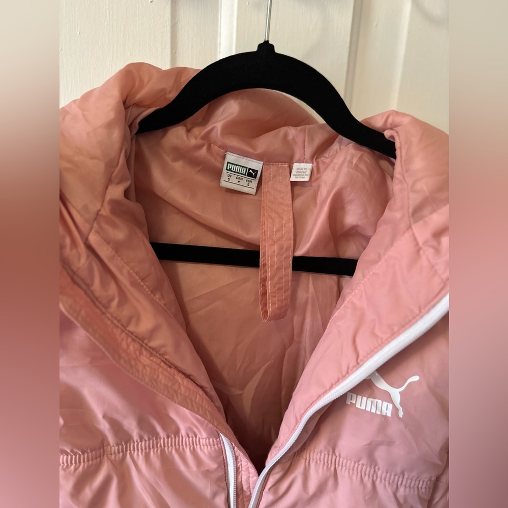 Puma Puffer Jacket 🌸 - Picture 2 of 3
